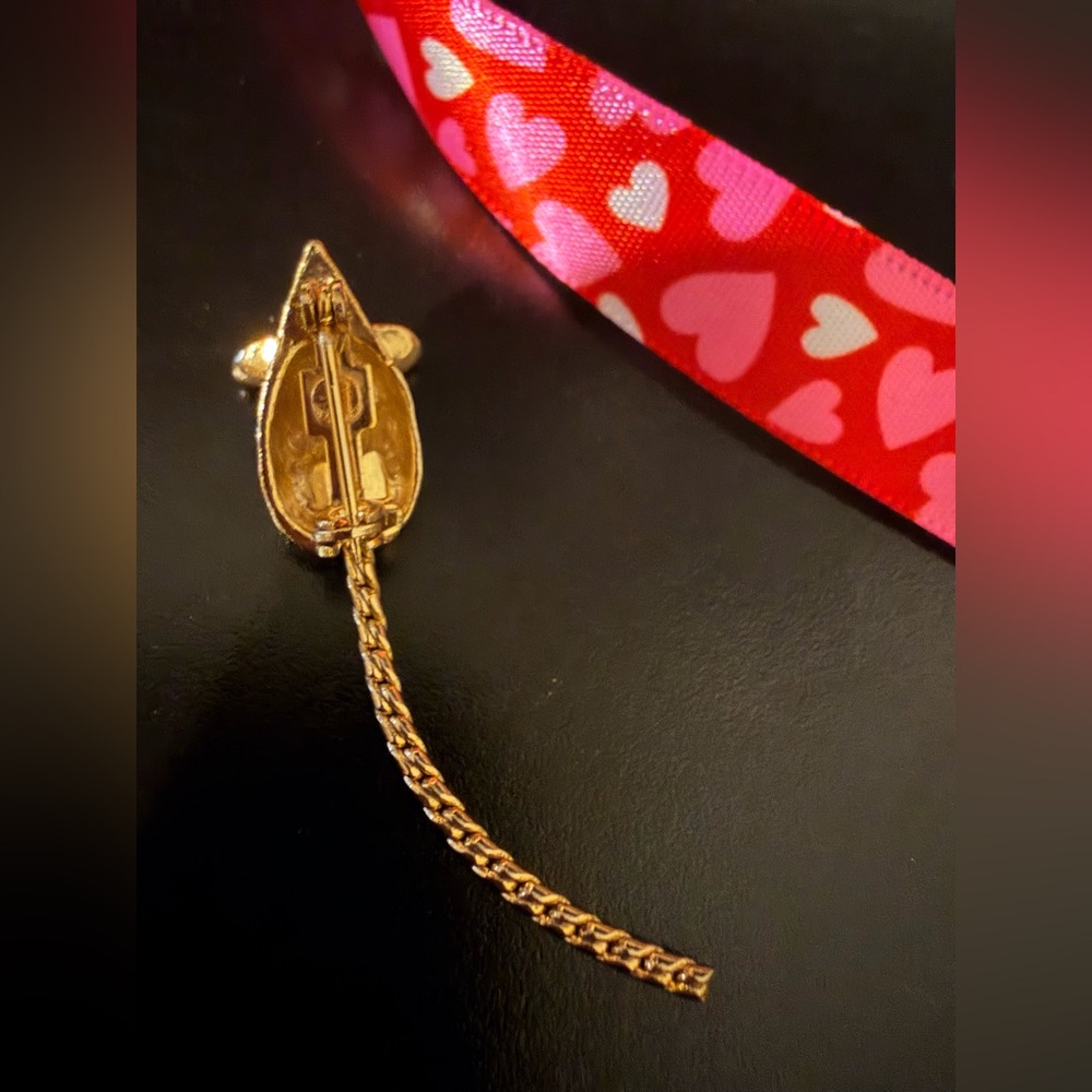 Vintage Gold-Tone Mouse Brooch with Ruby Rhinestone Eyes and Articulated Tail - Picture 6 of 7